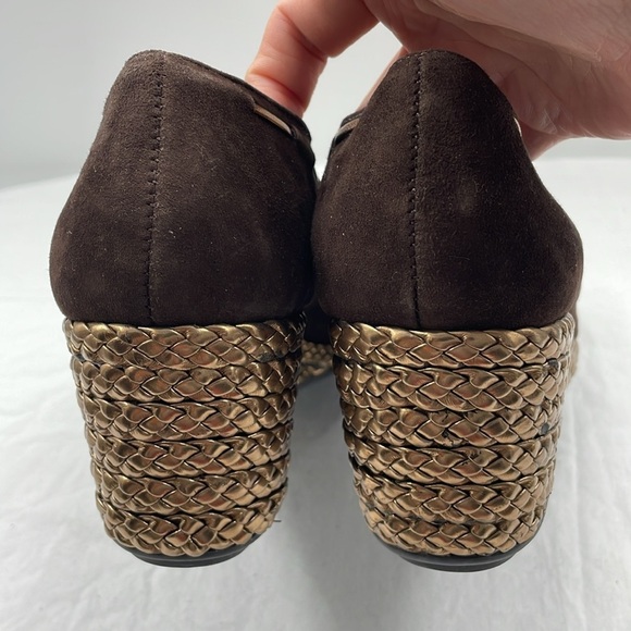 NWOB. Lauren Ralph Lauren 9.5B Cambree Suede Metallic Taupe Wedges. - Picture 8 of 11